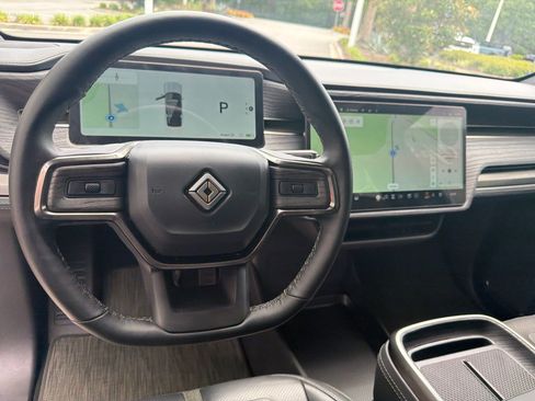 Used 2025 Rivian R1S Adventure AWD/4WD image 31