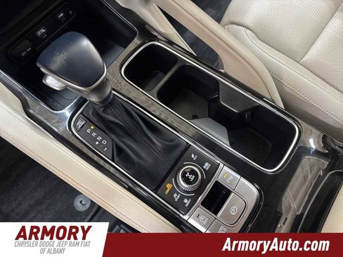 Used 2023 Kia Telluride EX w/ EX Captain's Chair Package image 20