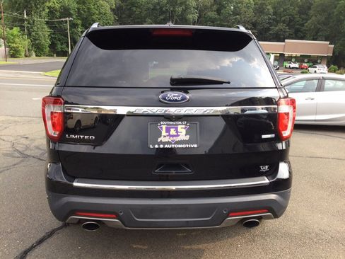 Used 2018 Ford Explorer Limited w/ Ford Safe & Smart Package AWD/4WD image 7