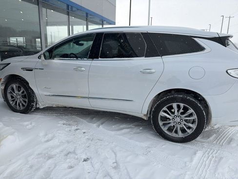 Used 2023 Buick Enclave Avenir w/ Avenir Technology Package image 4