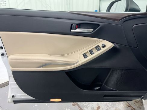 Used 2020 Toyota Avalon XLE w/ Carpet Mat Package FWD image 20