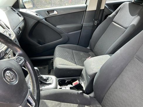 Used 2013 Volkswagen Tiguan S image 33