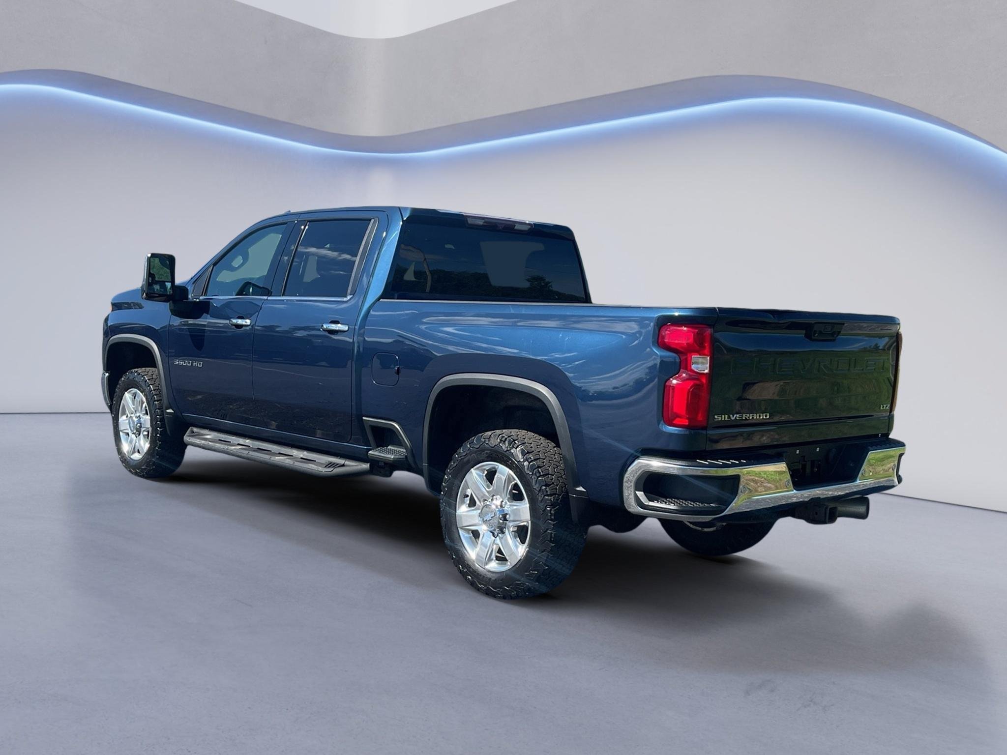 Used 2020 Chevrolet Silverado 3500 LTZ AWD/4WD image 4