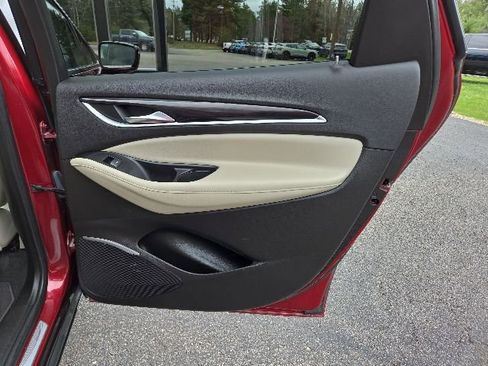 Used 2020 Buick Enclave Essence FWD image 50