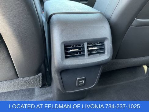 Used 2021 Chevrolet Equinox LT FWD image 20