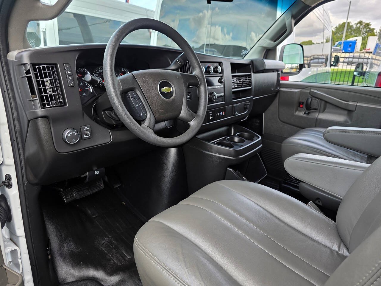 Used 2024 Chevrolet Express 3500 LS RWD image 14