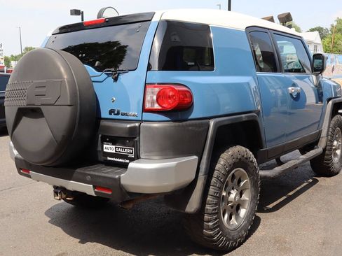 Used 2011 Toyota FJ Cruiser 4WD w/ Upgrade Pkg image 5