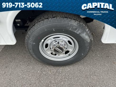 New 2026 Ford F250 XL w/ XL Chrome Package image 13