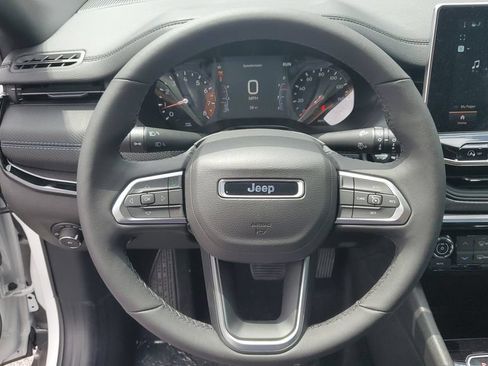 Used 2026 Jeep Compass Latitude AWD/4WD image 28