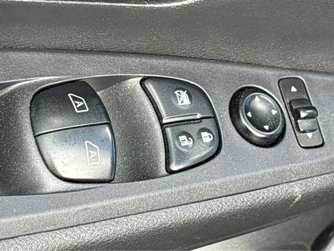 Used 2024 Nissan Kicks SV FWD image 32