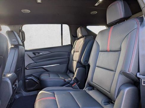 New 2026 Chevrolet Traverse RS w/ LPO, Floor Liner Package image 17