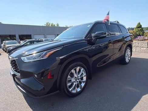 Used 2020 Toyota Highlander Limited AWD/4WD image 3