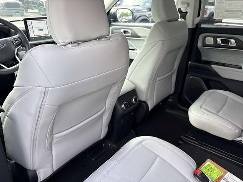 New 2026 Ford Explorer Platinum w/ LUX Leather Package AWD/4WD image 17