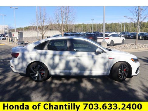 Used 2019 Volkswagen Jetta GLI Autobahn image 8