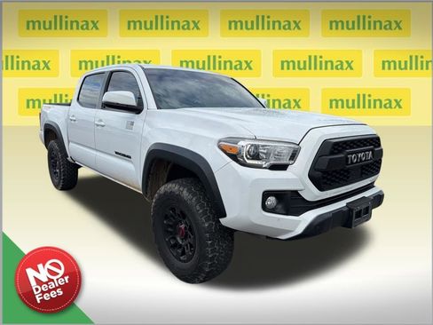 Used 2019 Toyota Tacoma TRD Off-Road w/ Technology Package AWD/4WD image 1