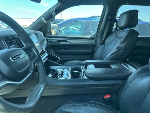 Used 2024 Jeep Wagoneer Series II AWD/4WD image 4