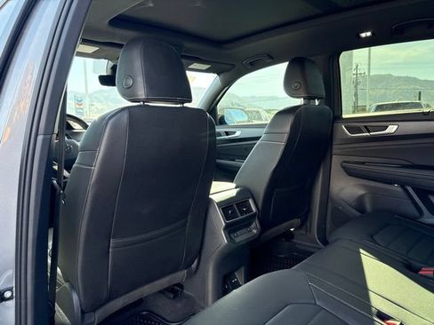 Used 2025 Volkswagen Atlas Cross Sport SEL R-Line AWD/4WD image 19
