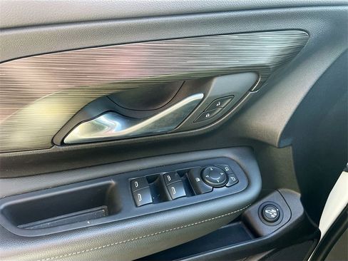 Certified 2024 GMC Terrain SLE w/ Driver Convenience Package image 6