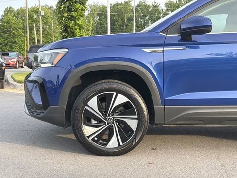 Used 2023 Volkswagen Taos SE AWD/4WD image 9