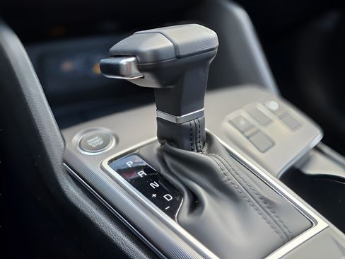 Used 2026 Kia Sportage EX FWD image 32
