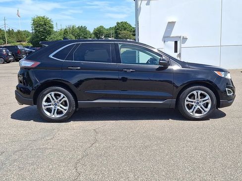 Used 2018 Ford Edge Titanium FWD image 10