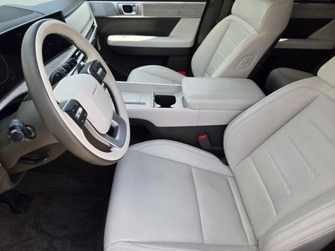 Certified 2025 Hyundai Santa Fe Calligraphy image 12