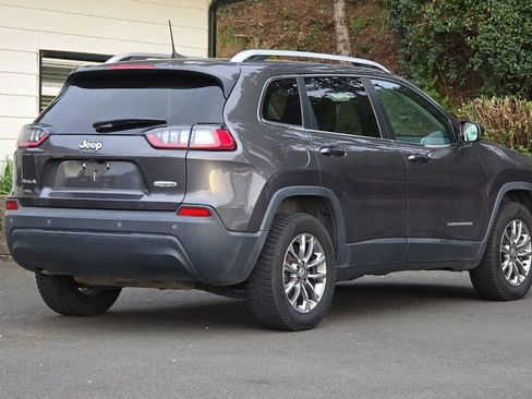 Used 2020 Jeep Cherokee Latitude Plus w/ Cold Weather Group image 3