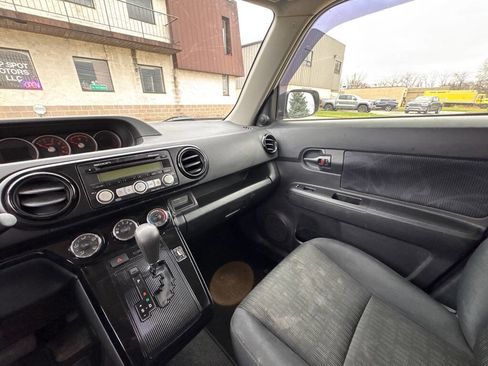 Used 2014 Scion xB image 15