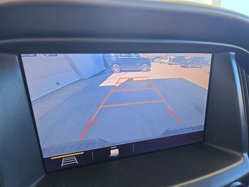 Used 2022 Chevrolet Colorado Z71 AWD/4WD image 14