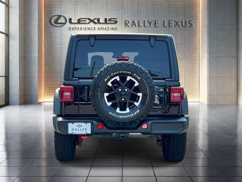 Used 2025 Jeep Wrangler Unlimited Rubicon AWD/4WD image 6