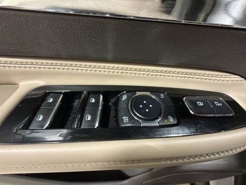 Used 2023 Lincoln Corsair Reserve image 12