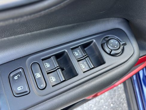 Used 2017 Jeep Renegade Trailhawk w/ Popular Equipment Group AWD/4WD image 24
