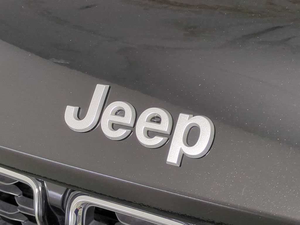 Used 2025 Jeep Grand Cherokee L Limited w/ Trailer Tow Package RWD image 13