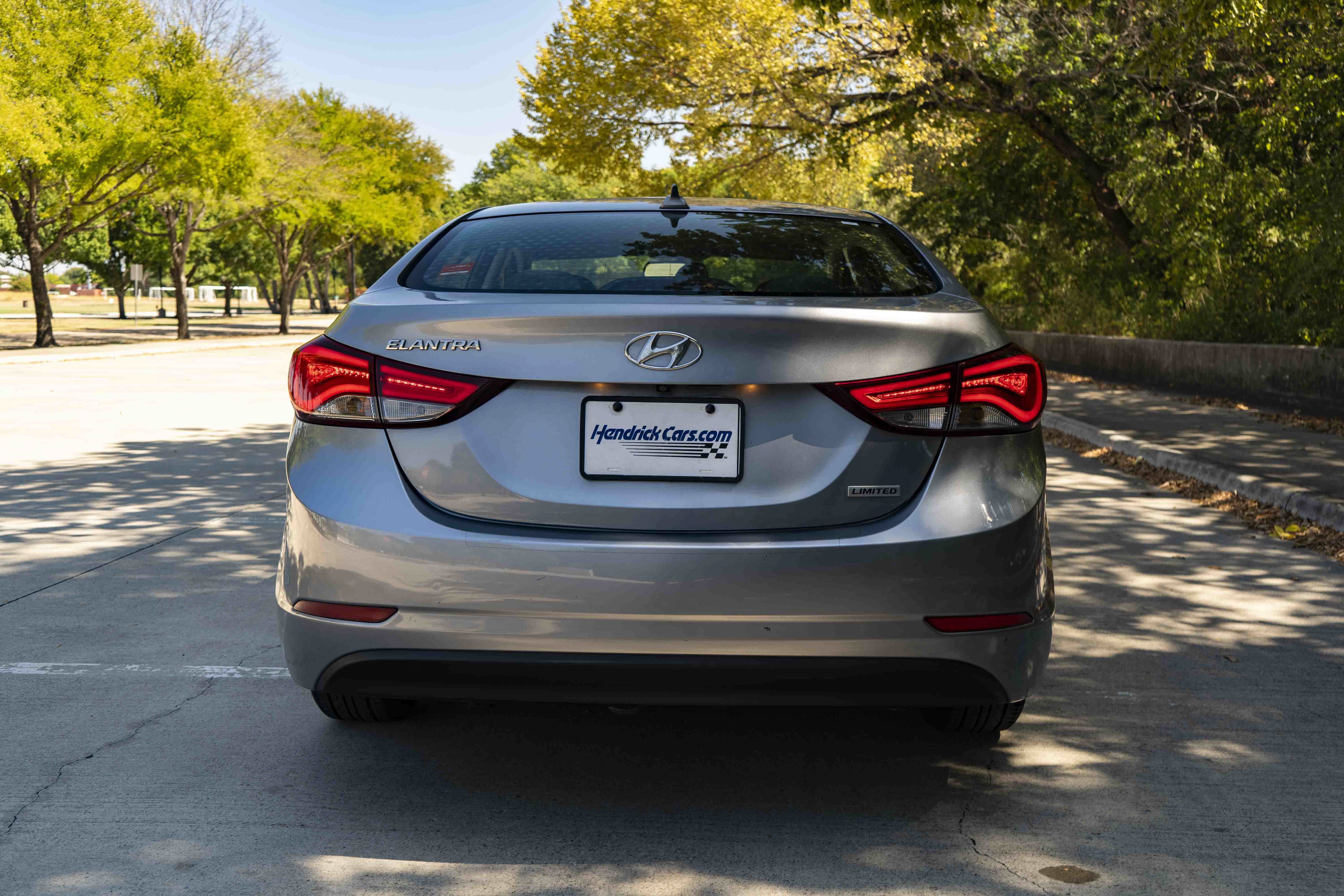 Used 2016 Hyundai Elantra Limited FWD image 8
