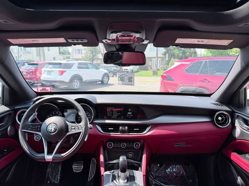Used 2019 Alfa Romeo Stelvio Ti Sport w/ Quick Order Package 22S Sport AWD/4WD image 27