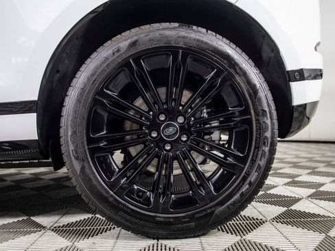 Used 2025 Land Rover Range Rover Evoque Dynamic SE AWD/4WD image 11