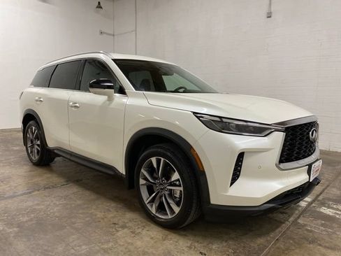 Used 2023 INFINITI QX60 Luxe FWD image 7