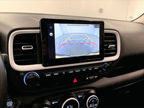 Used 2024 Hyundai Venue Limited image 26