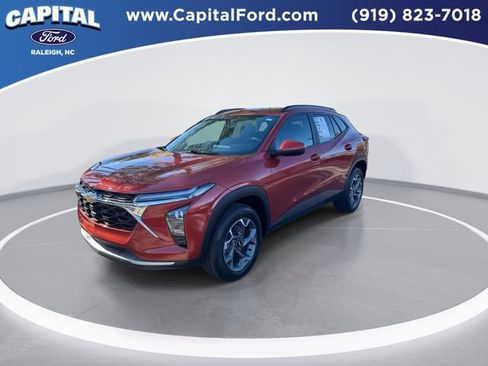 Used 2024 Chevrolet Trax LT image 4