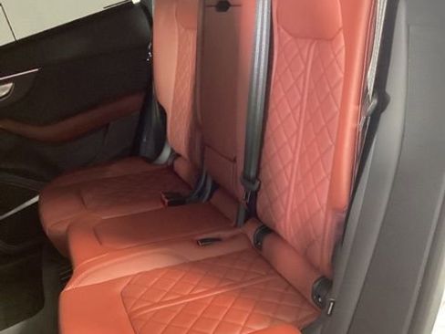 Used 2025 Audi SQ8 Prestige w/ Prestige Package image 10