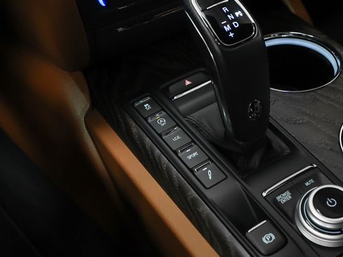 Used 2023 Maserati Quattroporte Modena RWD image 44