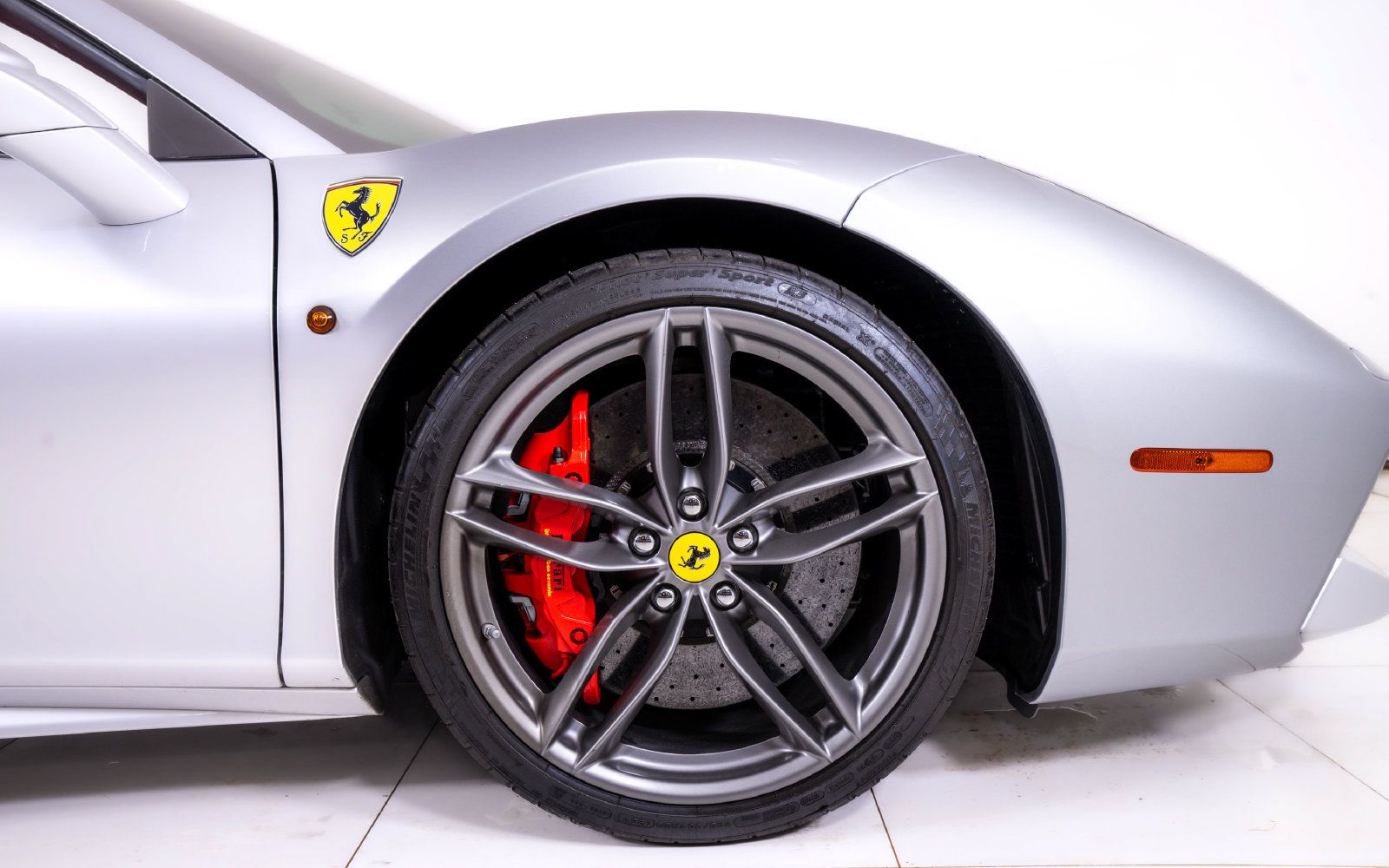 Used 2019 Ferrari 488 Spider RWD image 19