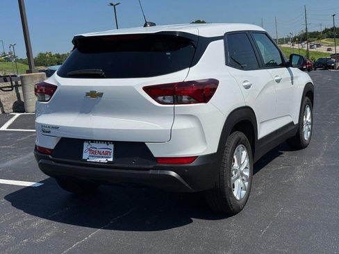 Used 2025 Chevrolet TrailBlazer LS w/ LS Convenience Package FWD image 3