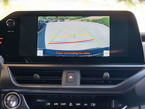 New 2026 Lexus UX 300h FWD image 10