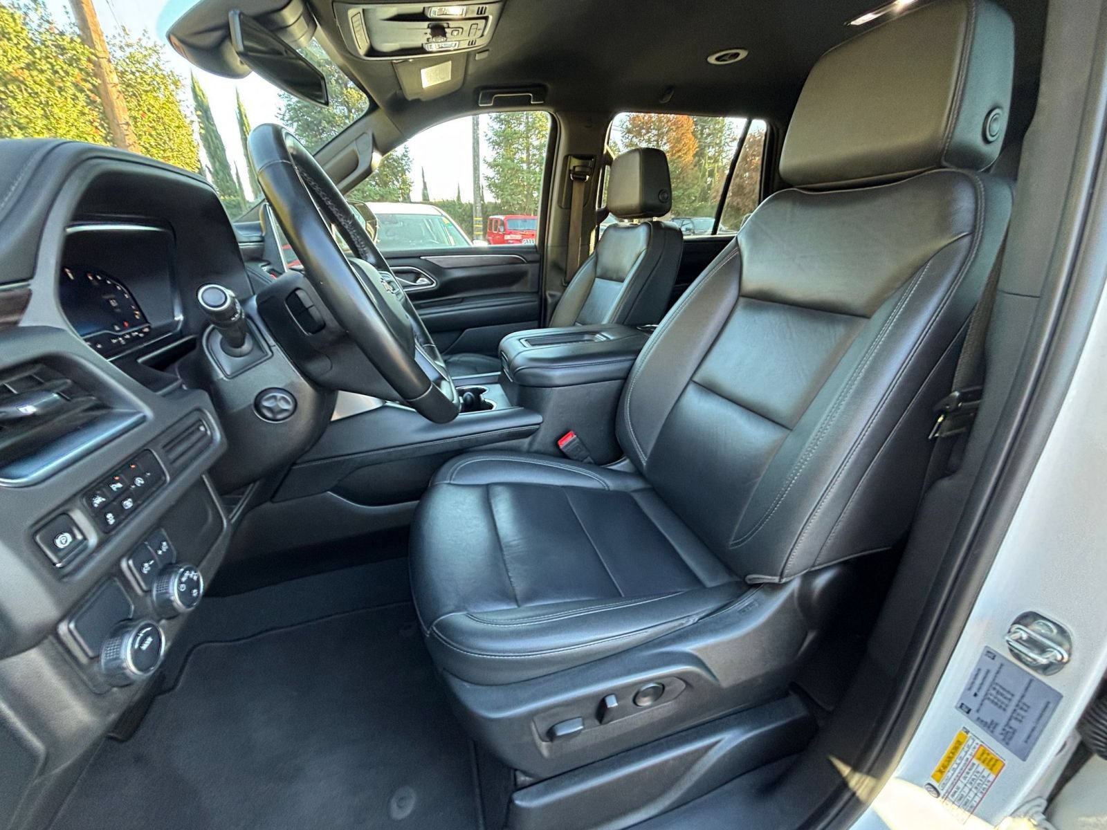 Used 2024 Chevrolet Tahoe LT w/ Luxury Package RWD image 39
