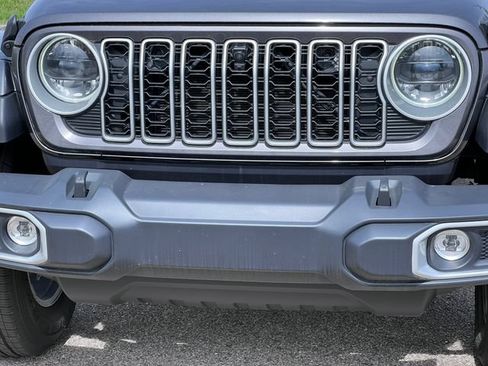 New 2025 Jeep Wrangler Unlimited Sahara AWD/4WD image 37