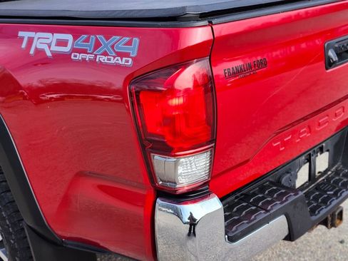 Used 2016 Toyota Tacoma TRD Off-Road w/ Towing Package image 9