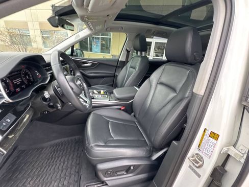 Used 2023 Audi Q7 3.0T Premium Plus AWD/4WD image 29