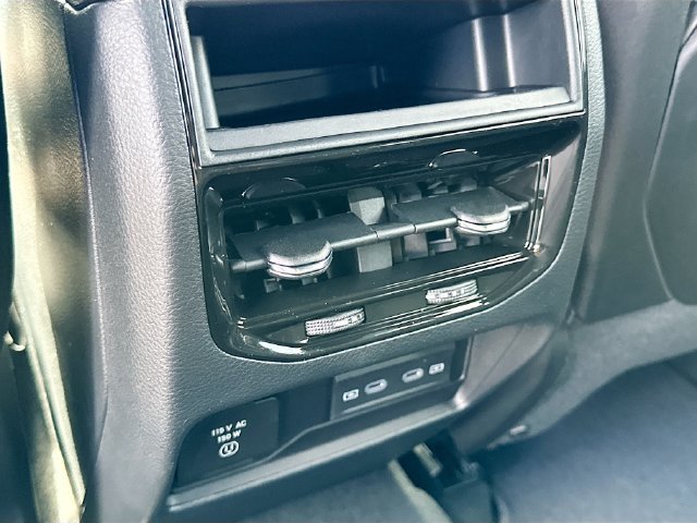New 2026 Jeep Grand Cherokee Altitude AWD/4WD image 18