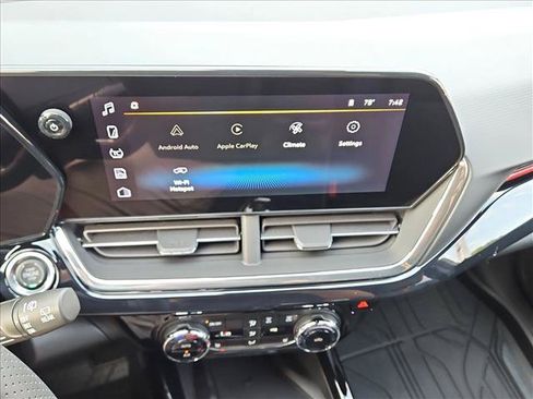 New 2026 Chevrolet Trax RS w/ Sunroof Package FWD image 12